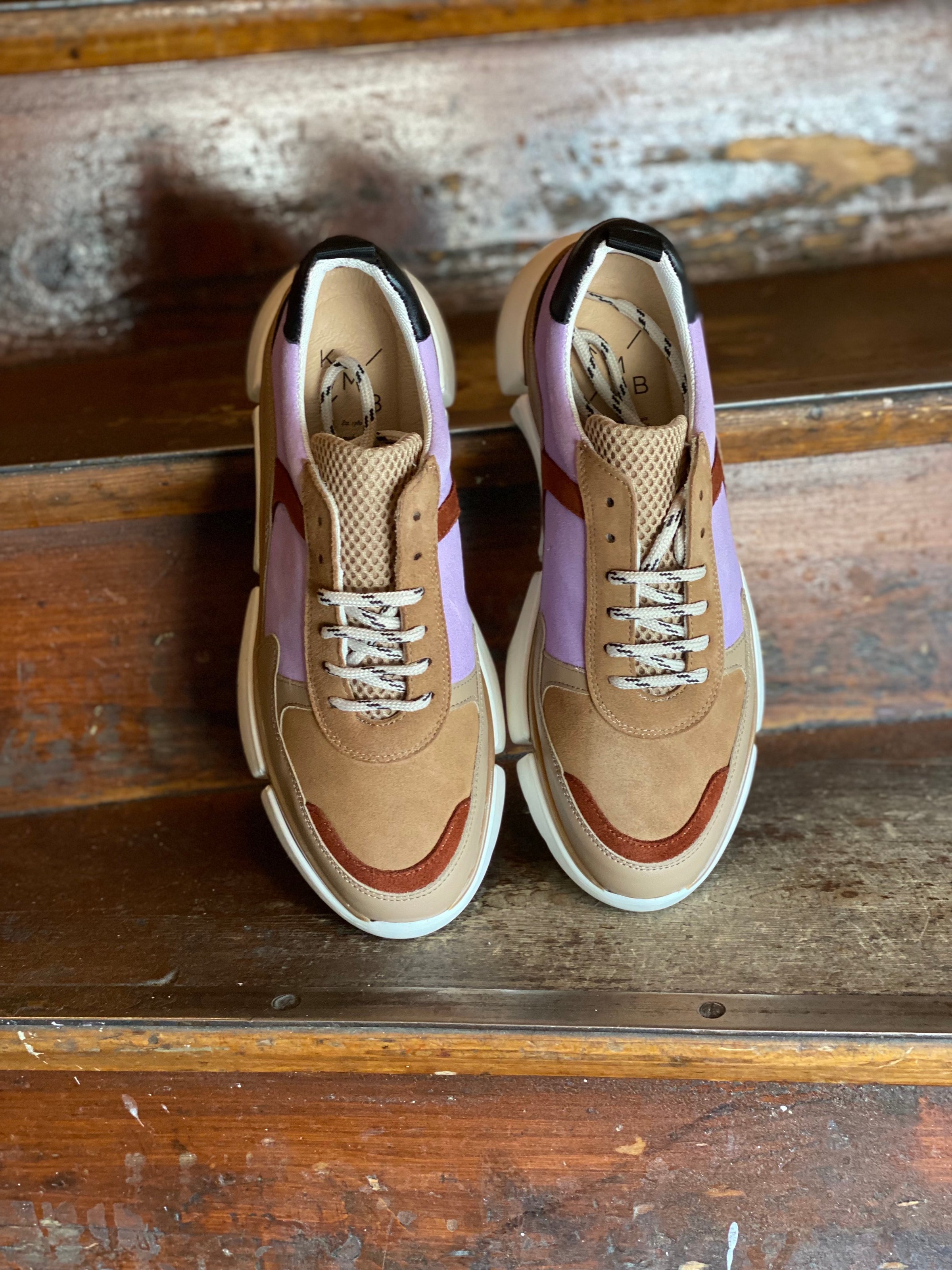 Våra egendesignade sneakers